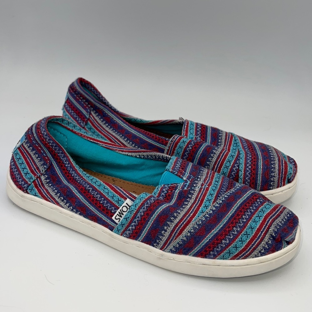 Toms Aztec Flats  youth size 5 Women’s size 6.5